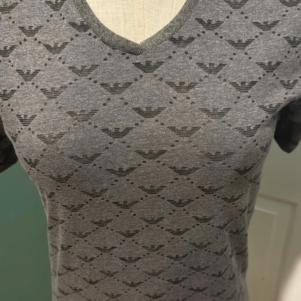 ARMANI Jeans All Over‎ Eagle Print v-neck T-shirt size Small. NWOT - Picture 2 of 6